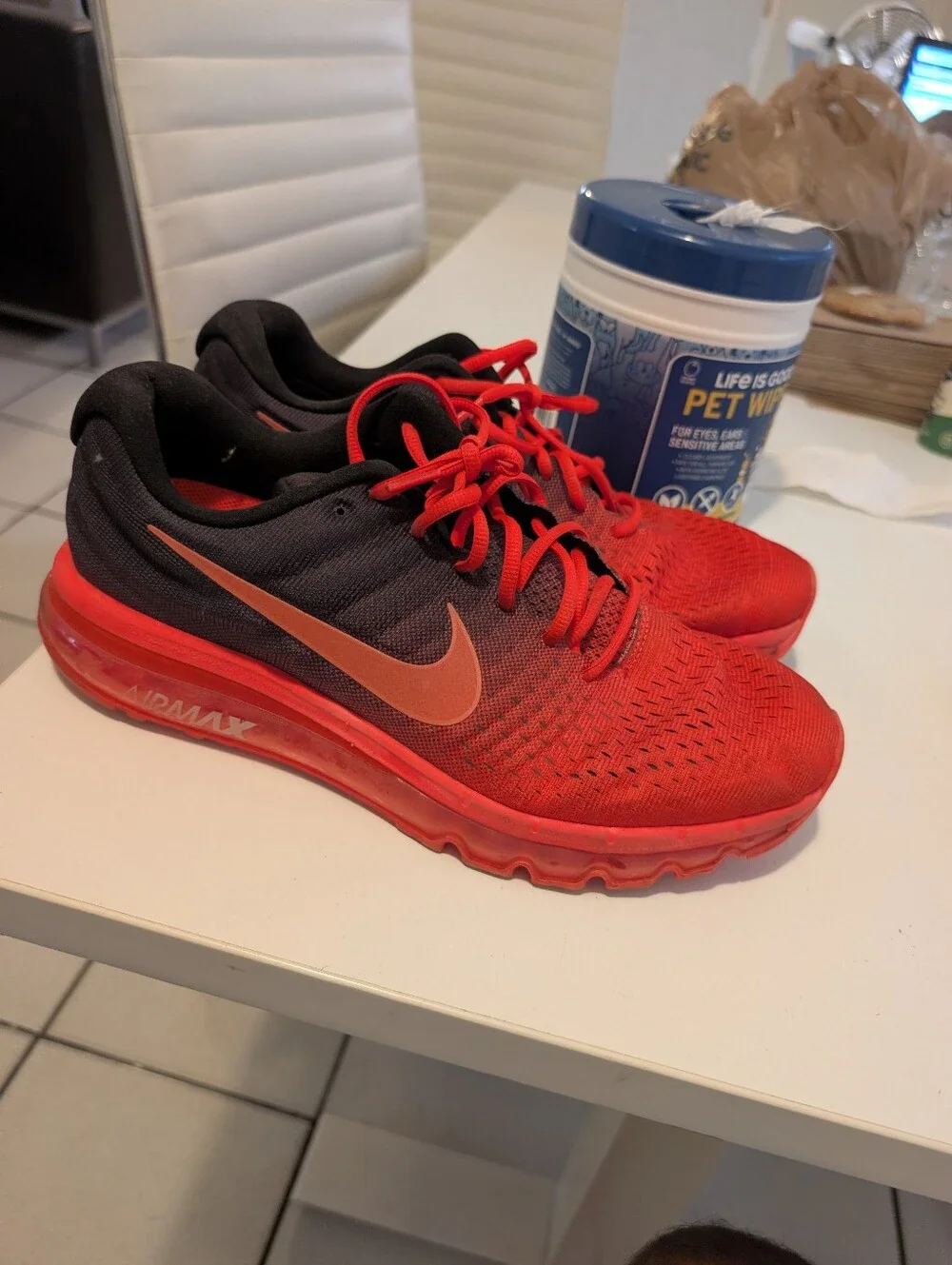 Nike Air Max 2017 849559-600 Bright Red and Black Gradient Running Sneakers